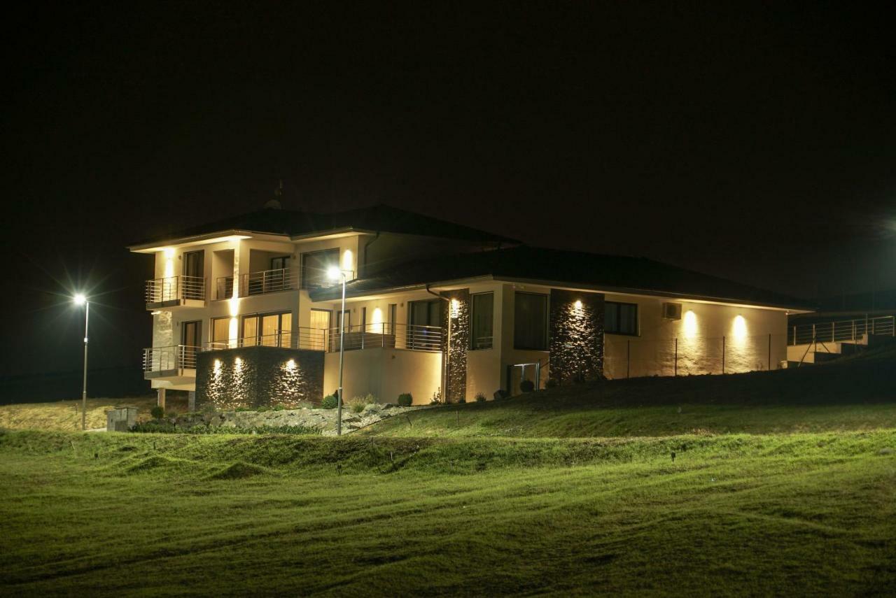 Luxury Villa Moravany nad Váhom Zewnętrze zdjęcie
