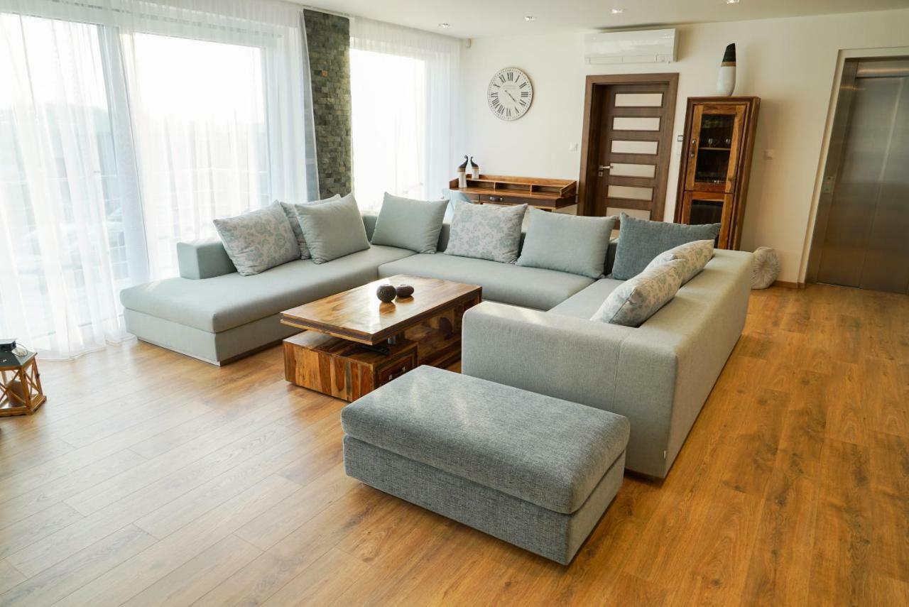 Luxury Villa Moravany nad Váhom Zewnętrze zdjęcie
