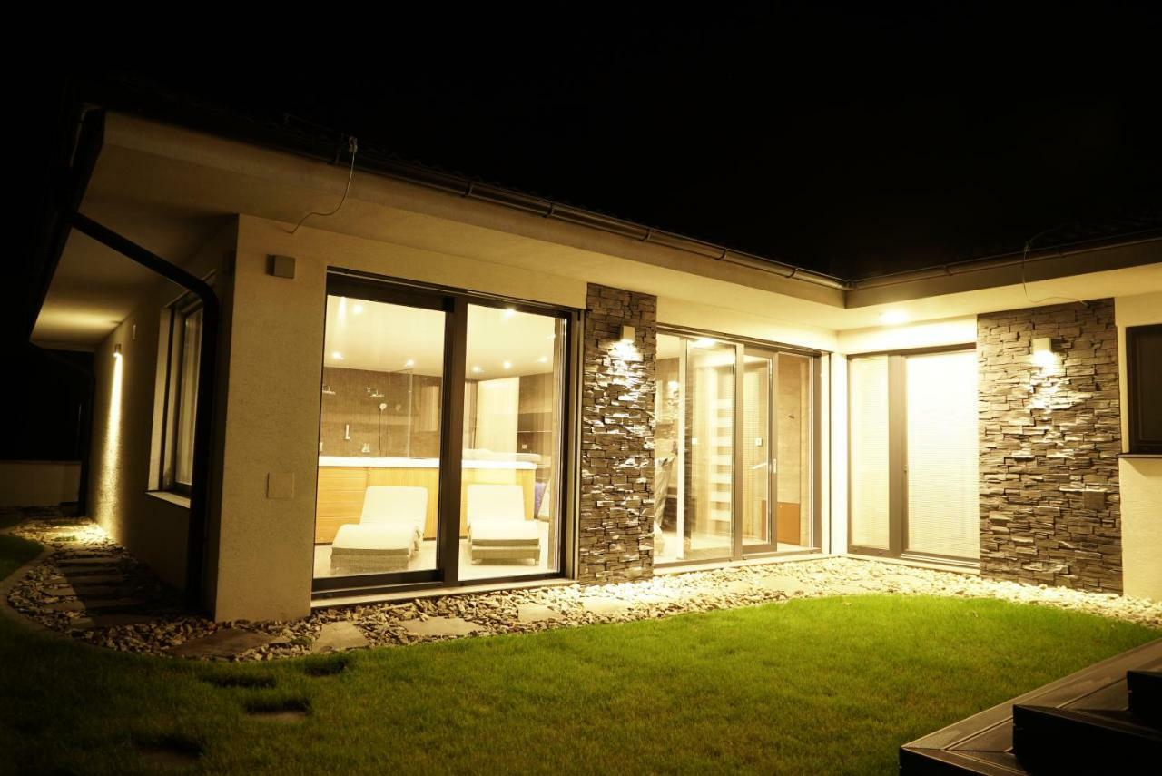 Luxury Villa Moravany nad Váhom Zewnętrze zdjęcie